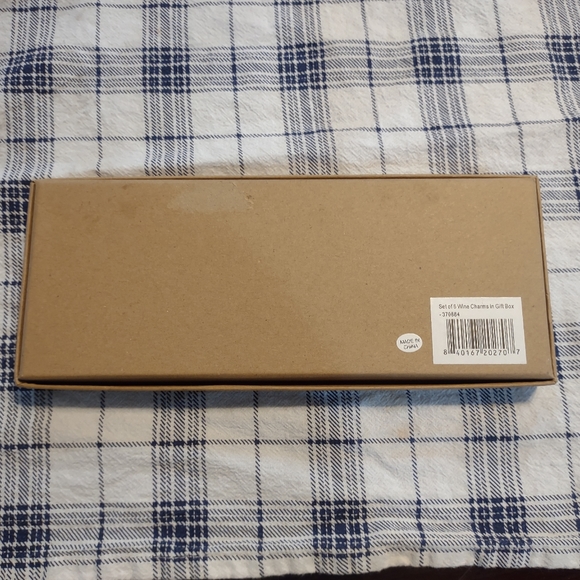 6 piece wine charm set NWOT - Picture 4 of 4